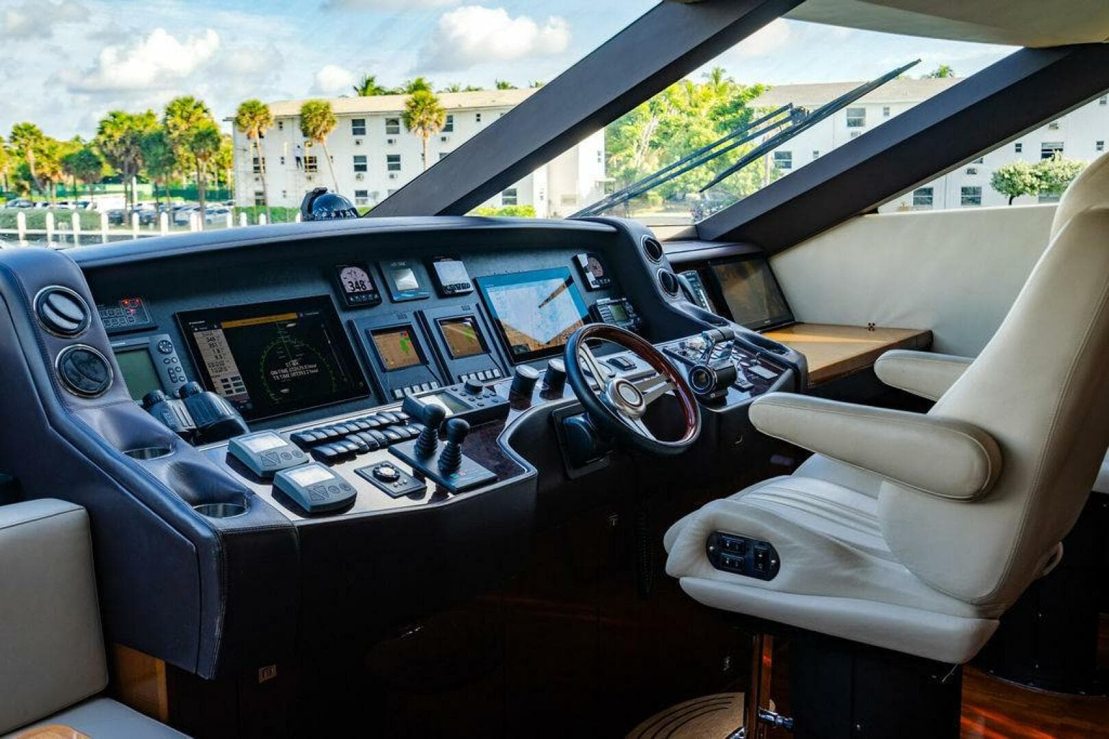 2010 Princess 95 M/y — photo 58