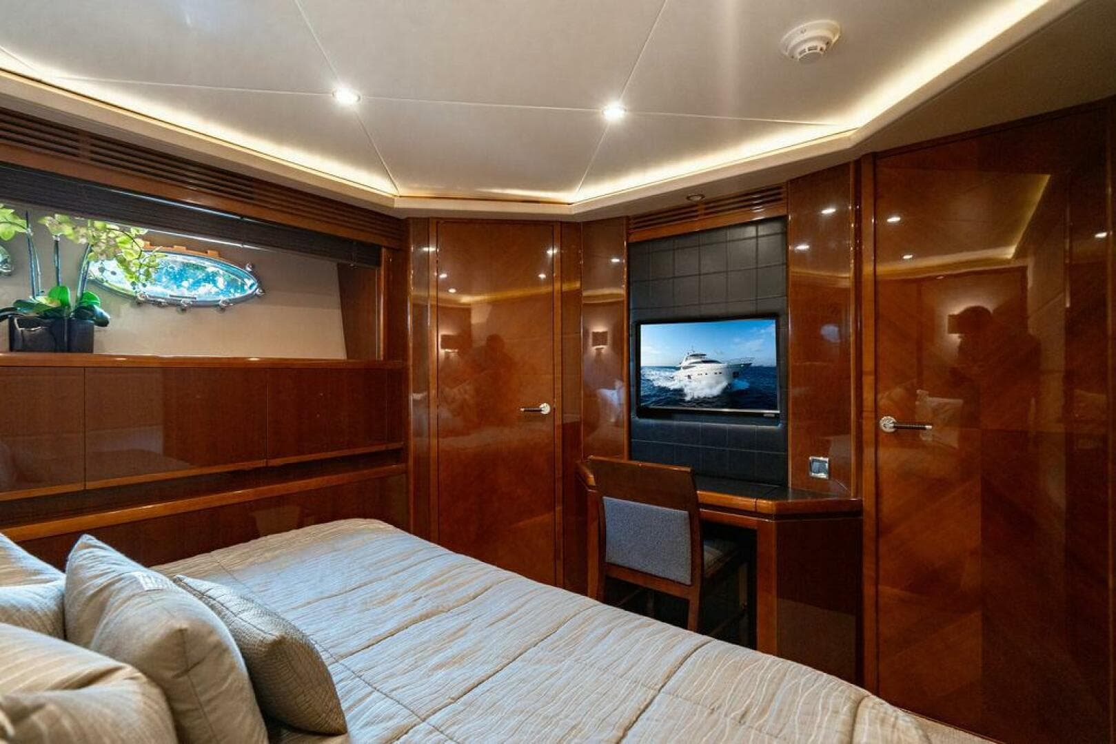 2010 Princess 95 M/y — photo 70