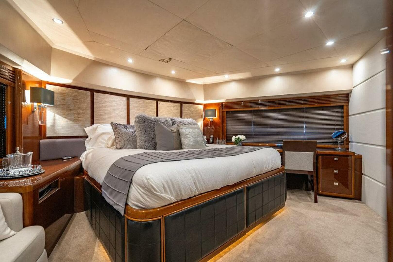 2010 Princess 95 M/y — photo 74
