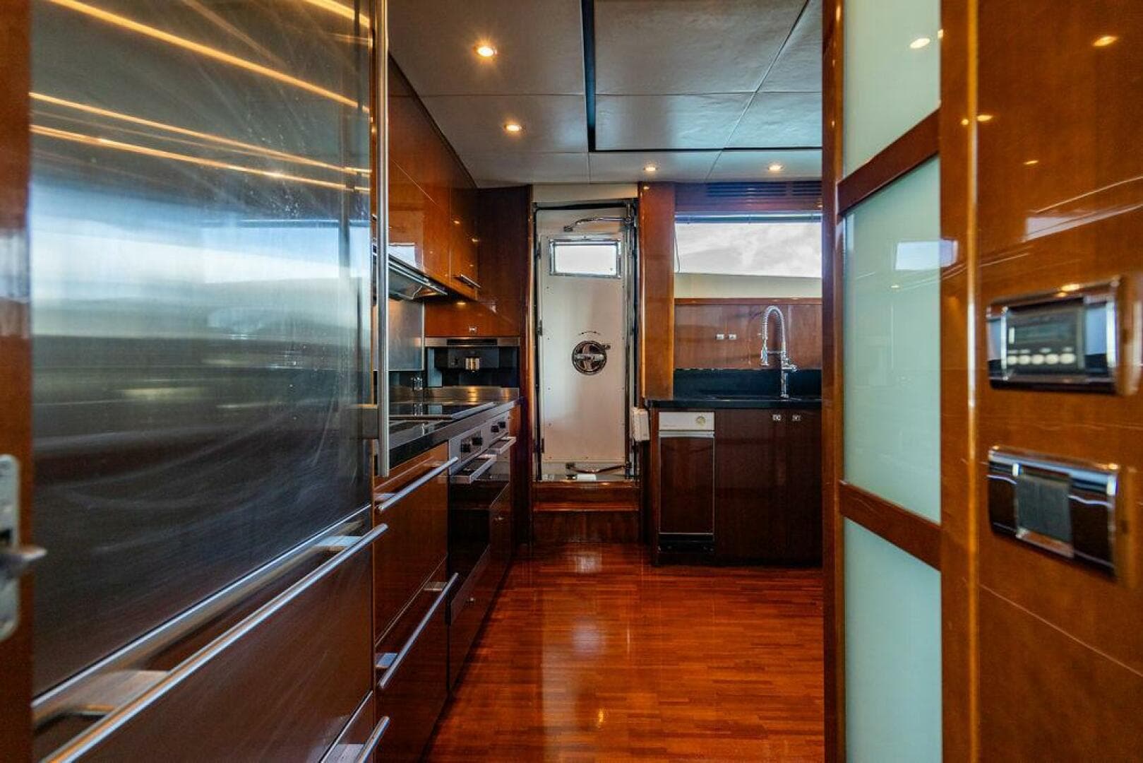 2010 Princess 95 M/y — photo 50