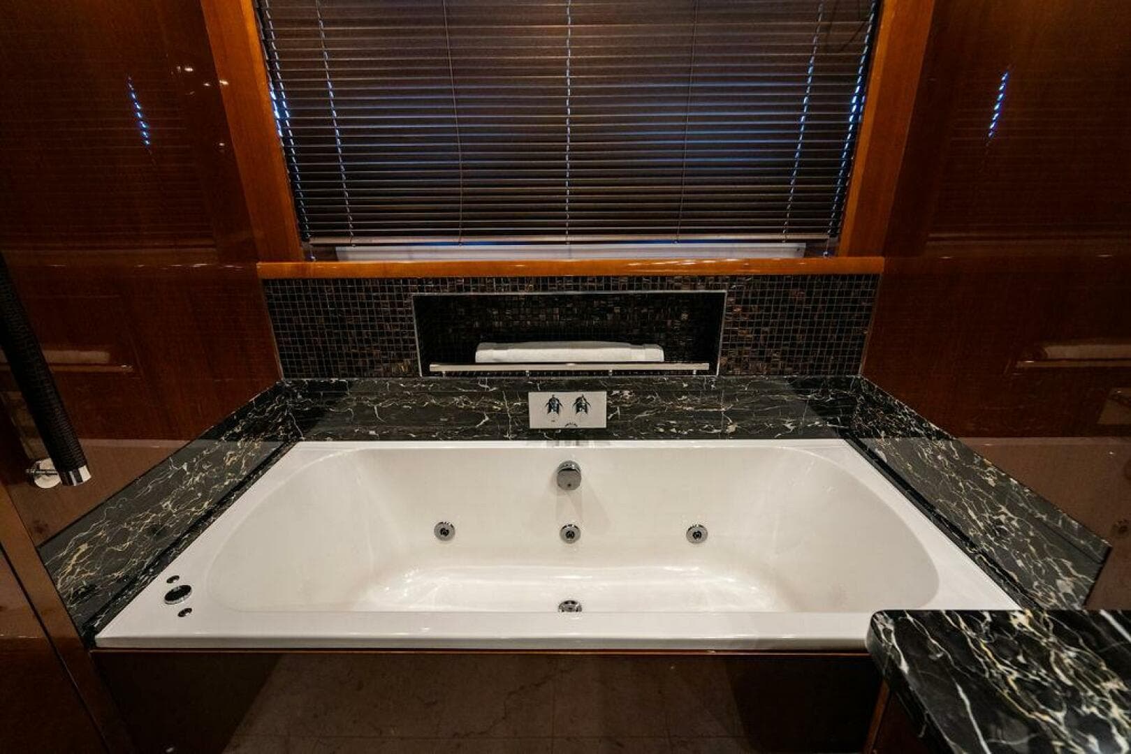 2010 Princess 95 M/y — photo 88