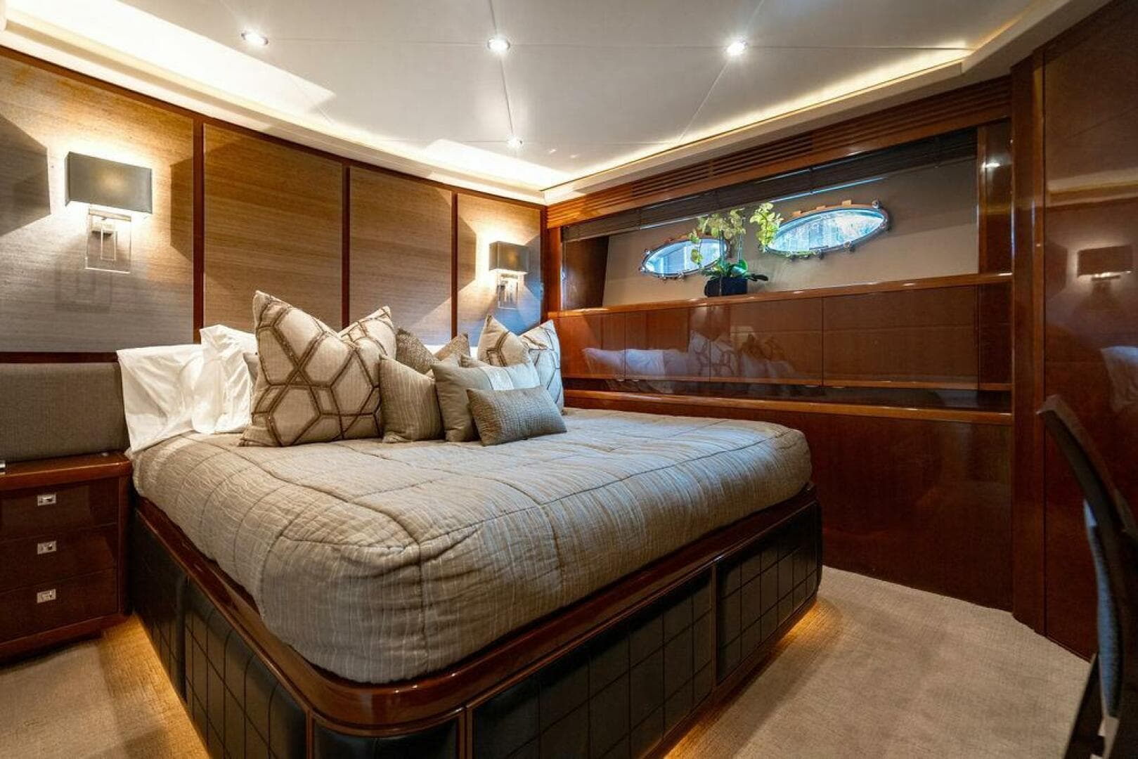 2010 Princess 95 M/y — photo 69
