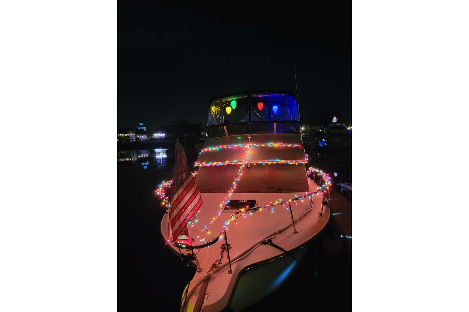 1996 Carver 320 Voyager — photo 35