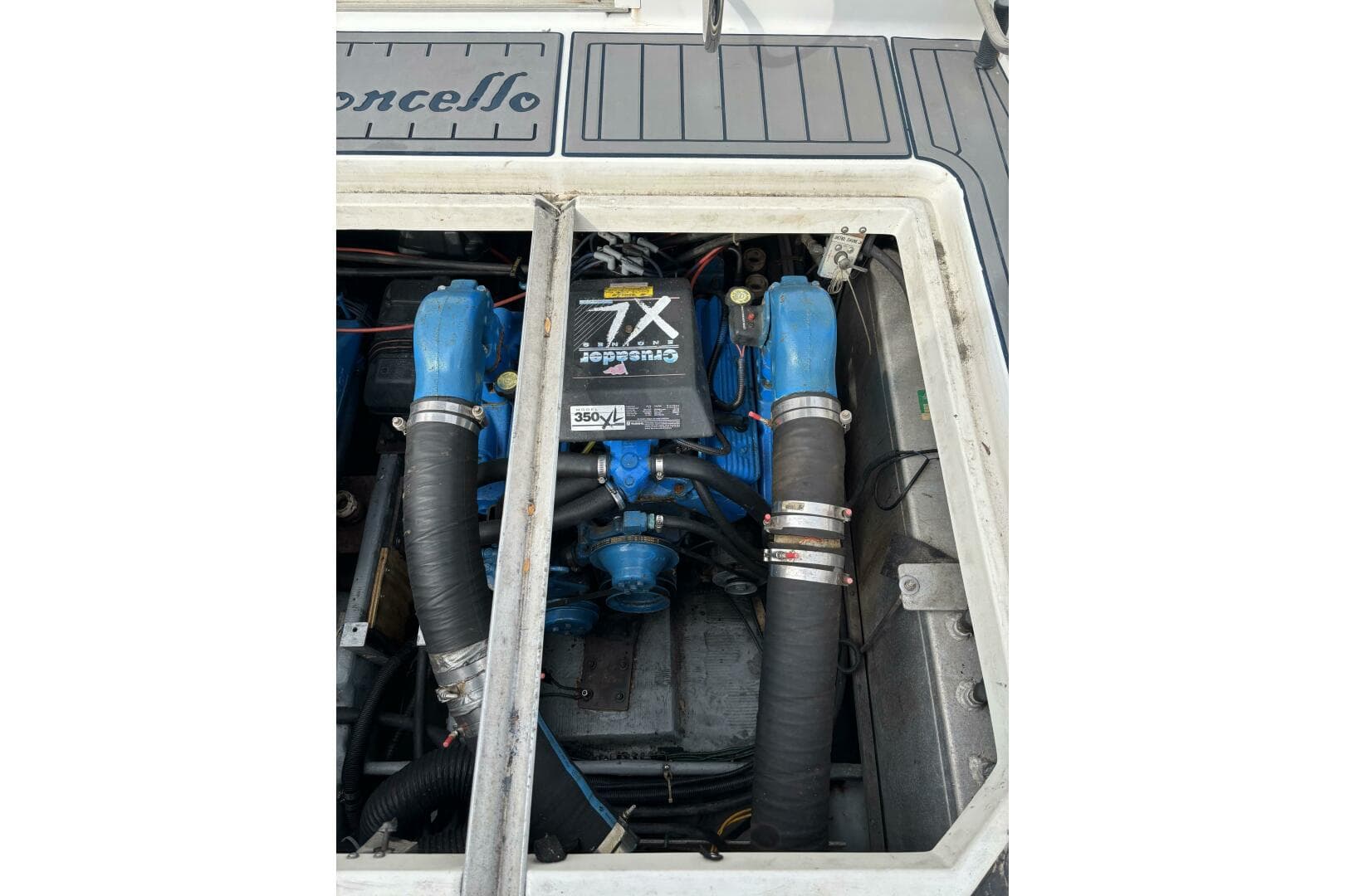 1996 Carver 320 Voyager — photo 56