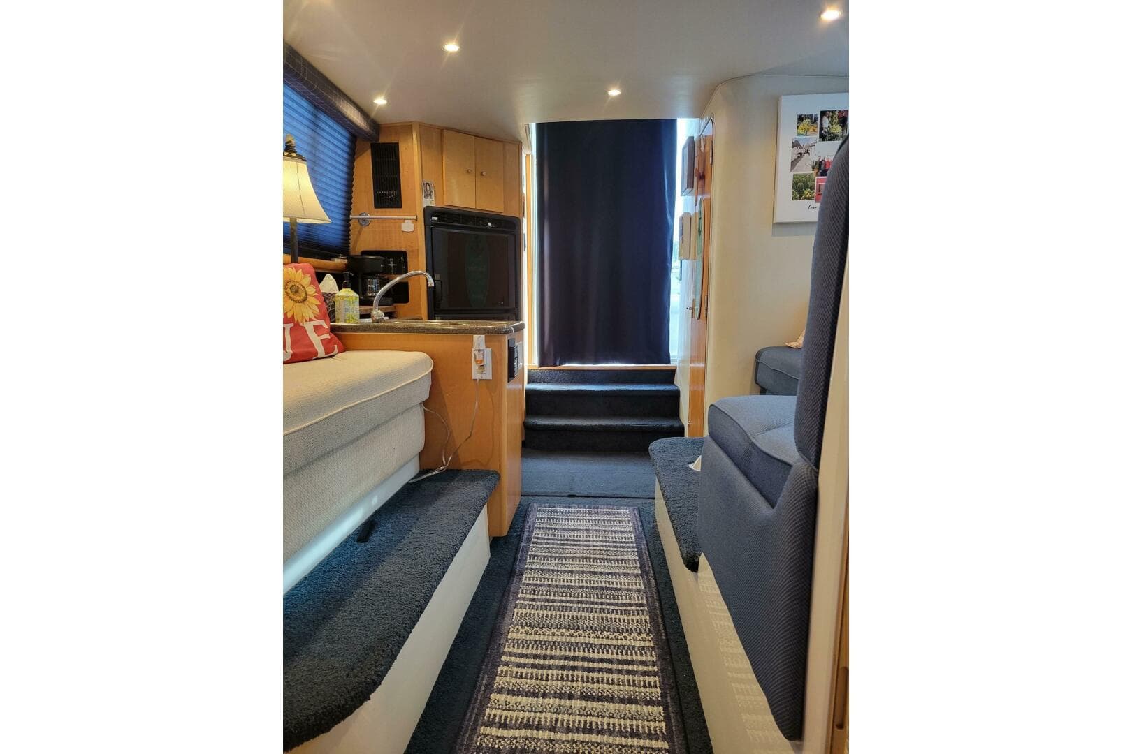 1996 Carver 320 Voyager — photo 39