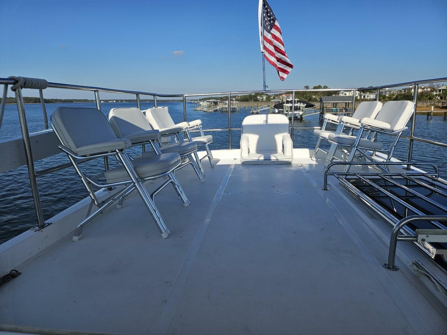 2003 Johnson Flybridge — photo 12