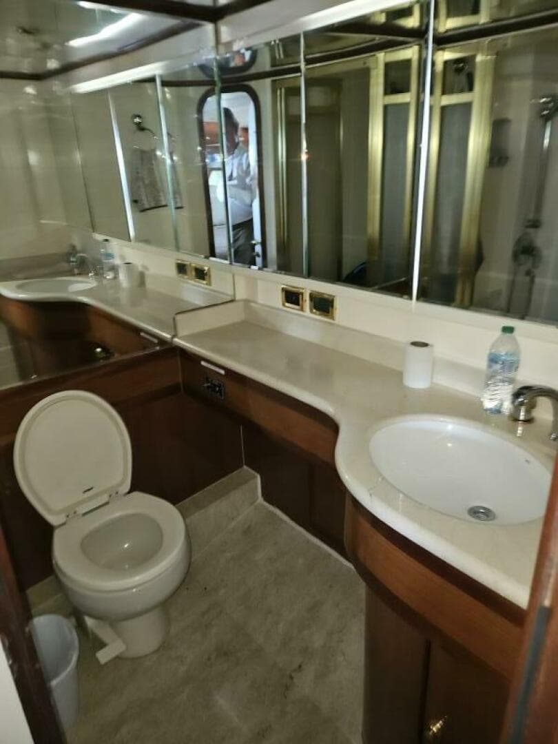 2003 Johnson Flybridge — photo 28