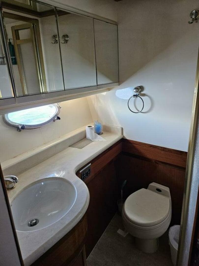 2003 Johnson Flybridge — photo 24