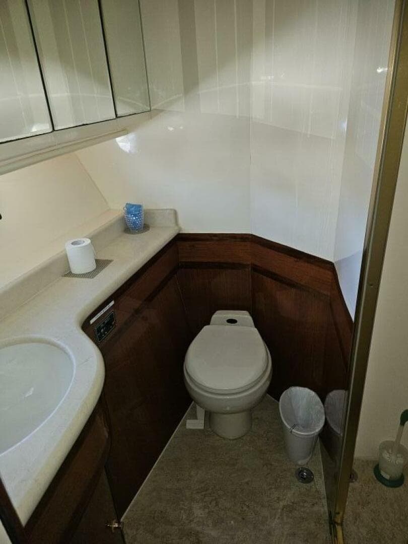 2003 Johnson Flybridge — photo 26