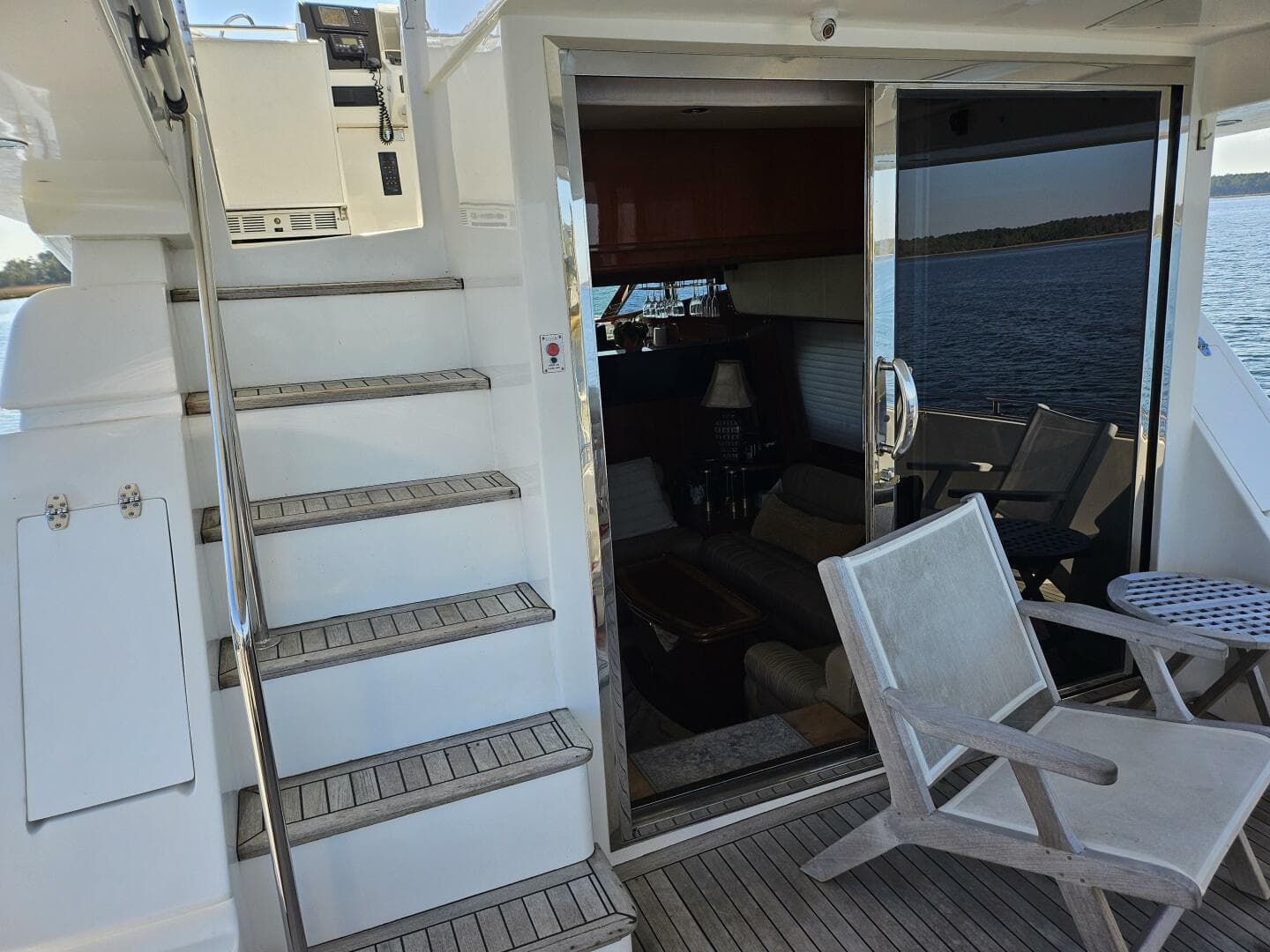 2003 Johnson Flybridge — photo 7