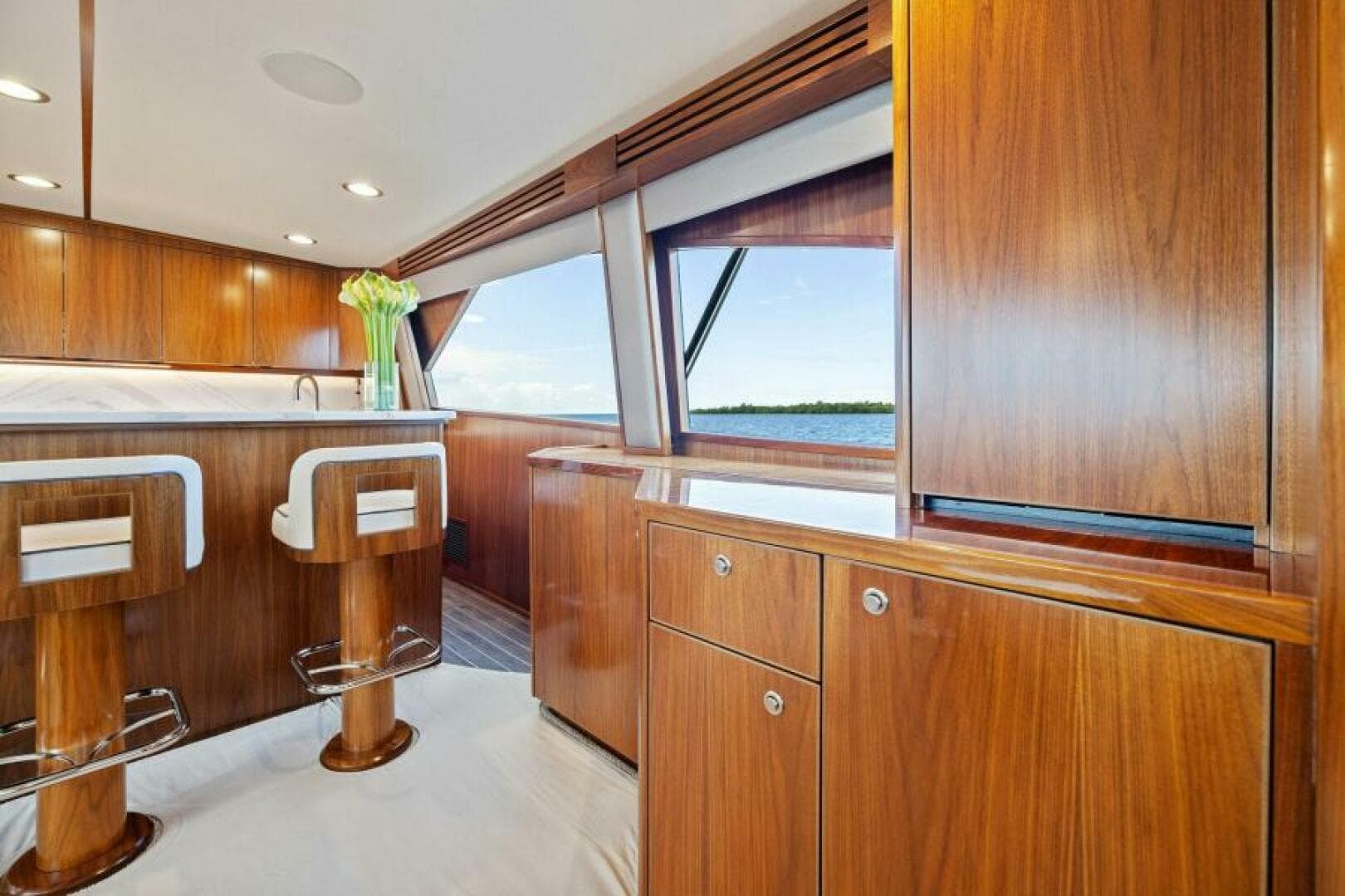 2021 Viking 68 Convertible — photo 25