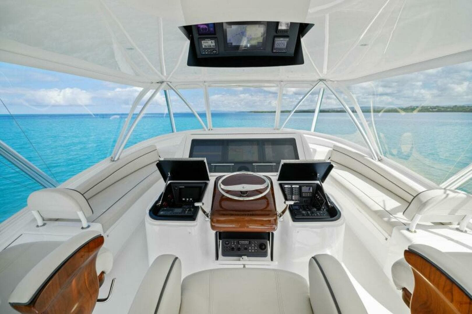 2021 Viking 68 Convertible — photo 60