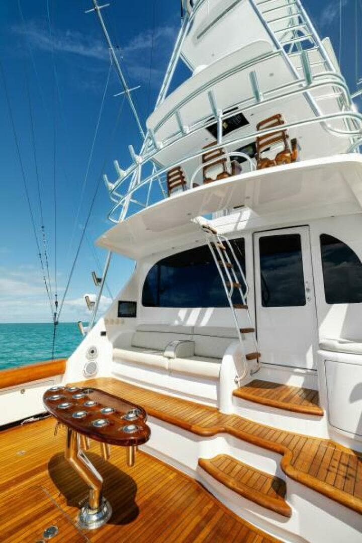 2021 Viking 68 Convertible — photo 7