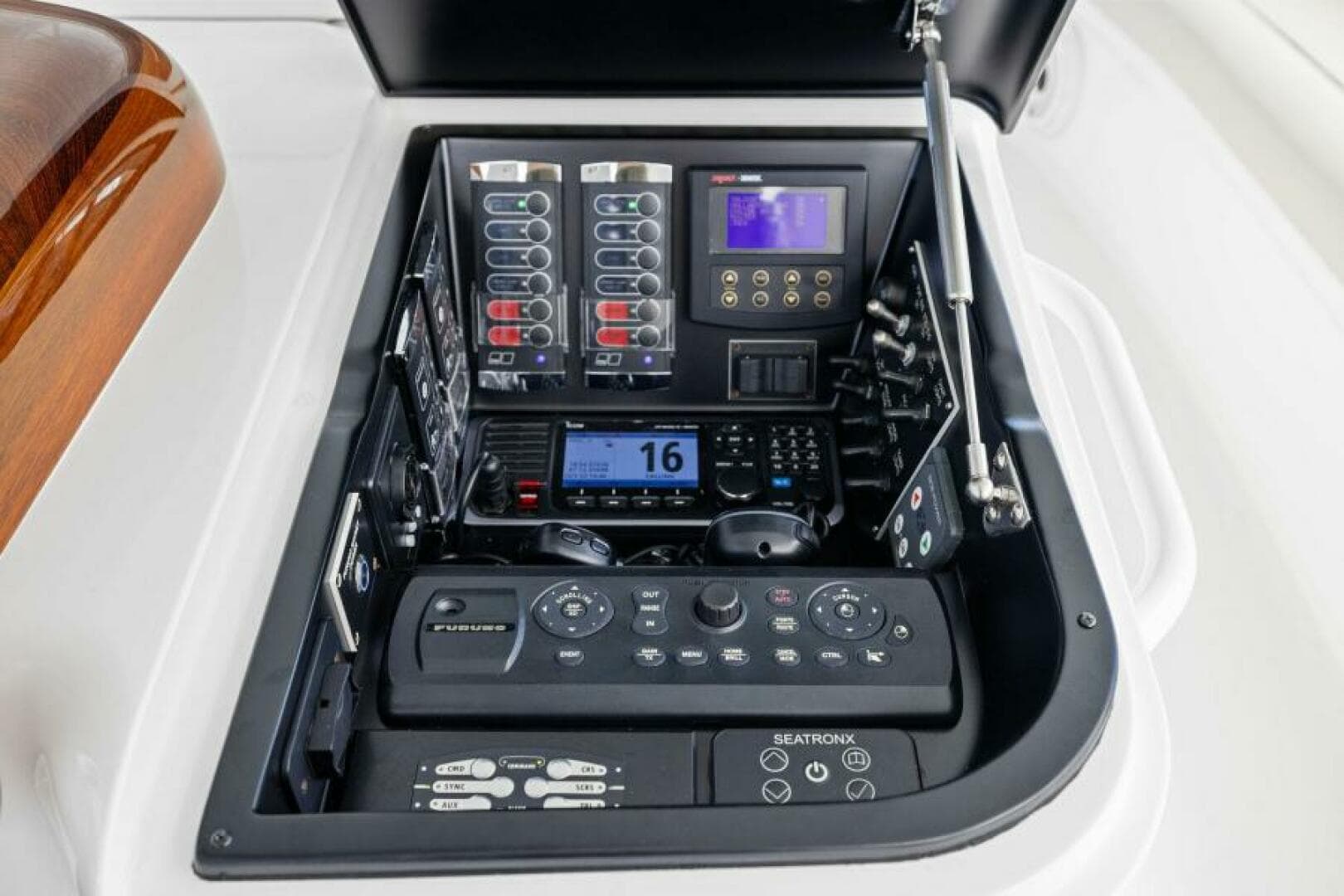 2021 Viking 68 Convertible — photo 61