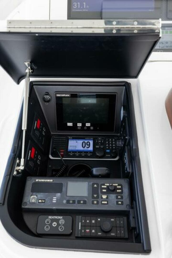 2021 Viking 68 Convertible — photo 62