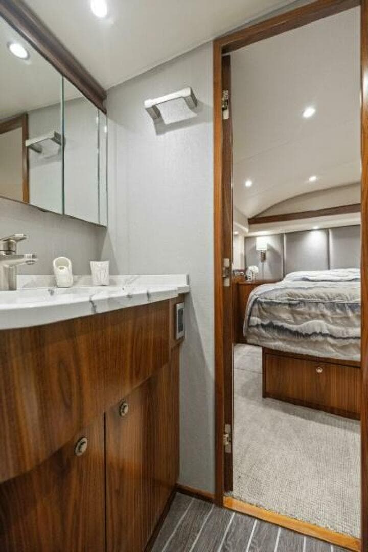 2021 Viking 68 Convertible — photo 38