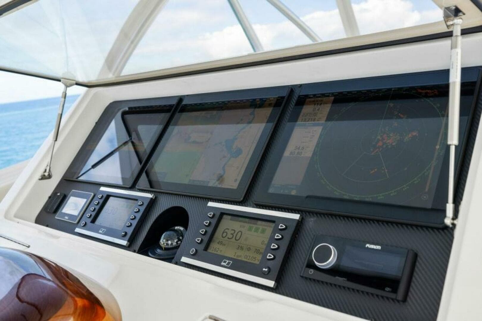 2021 Viking 68 Convertible — photo 65