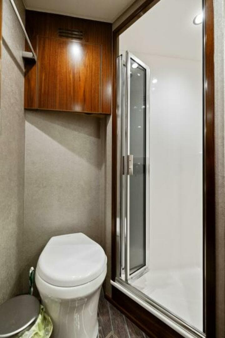 2021 Viking 68 Convertible — photo 76