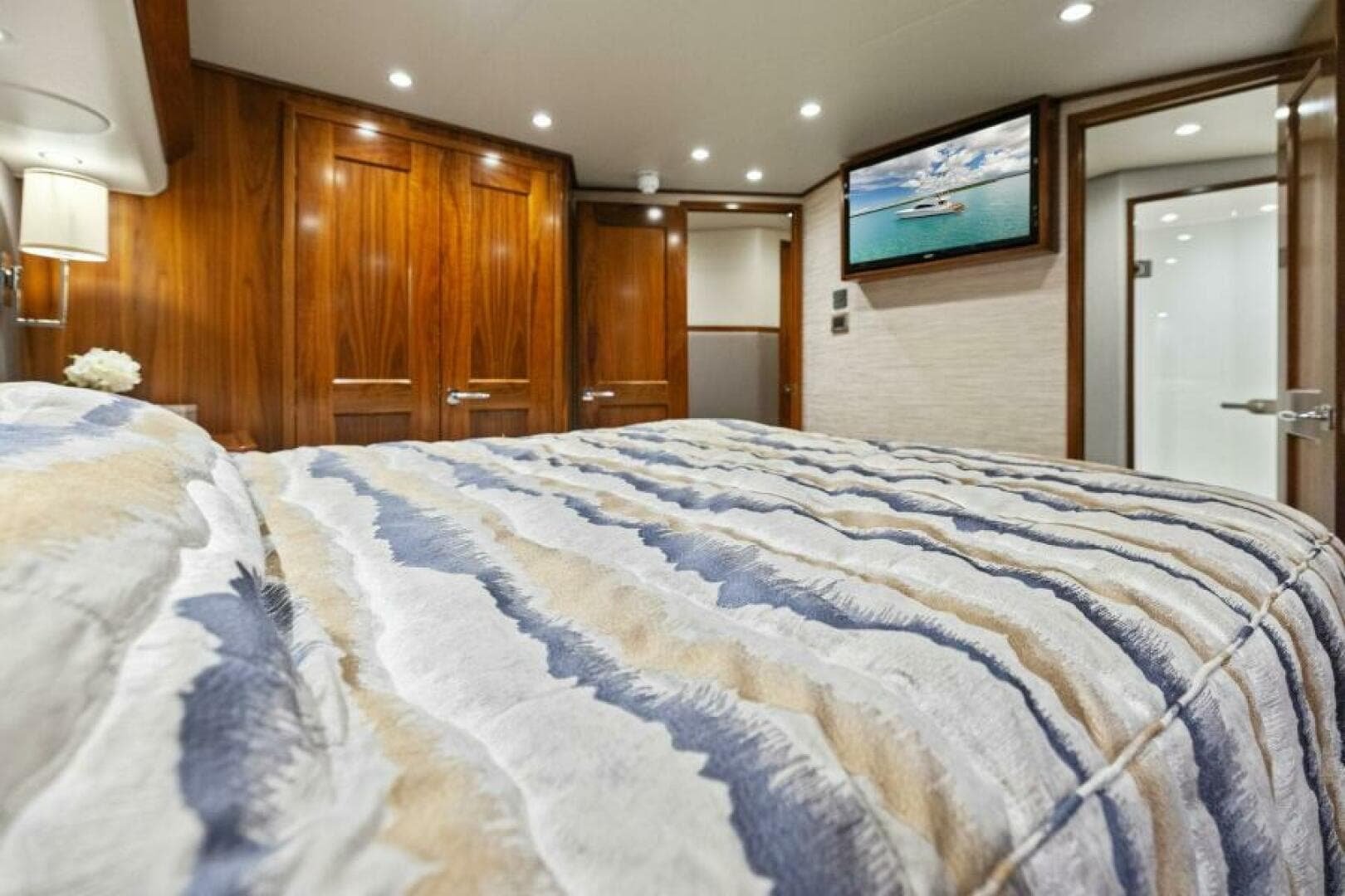 2021 Viking 68 Convertible — photo 34