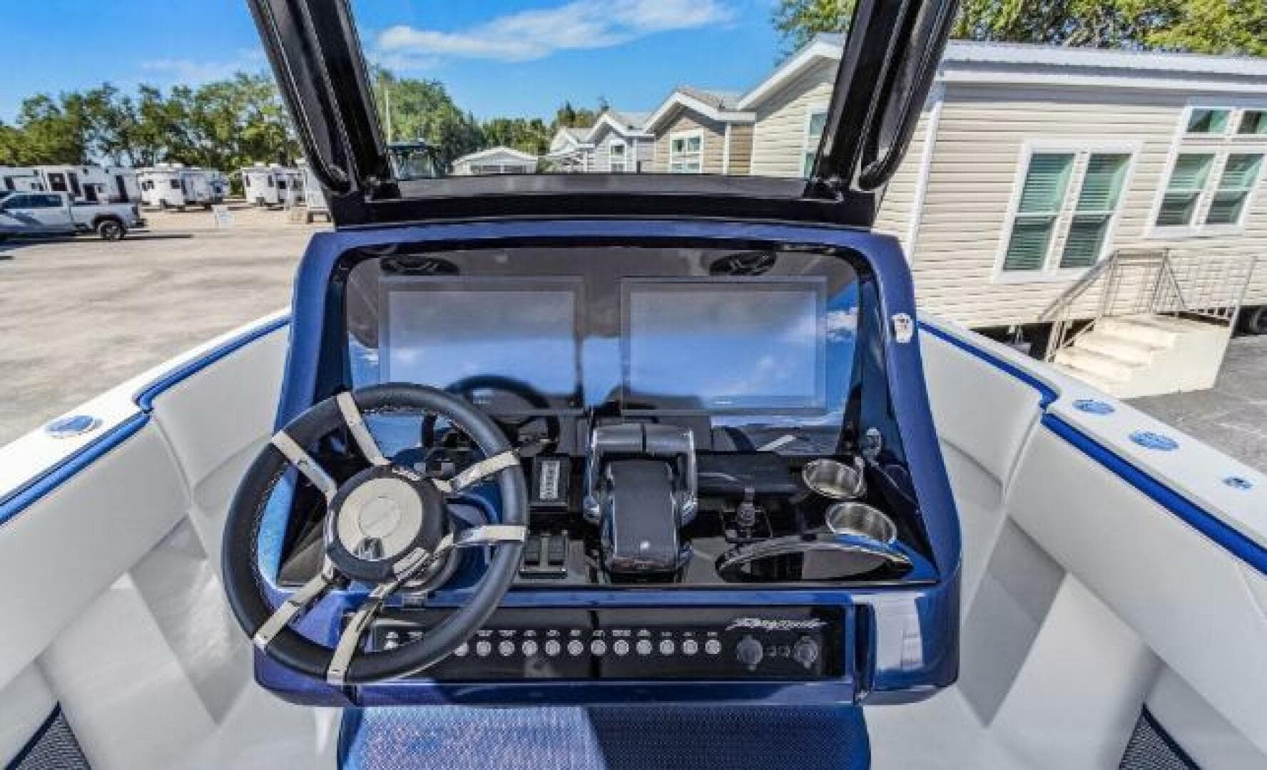 2026 Renegade 38 Gts — photo 8