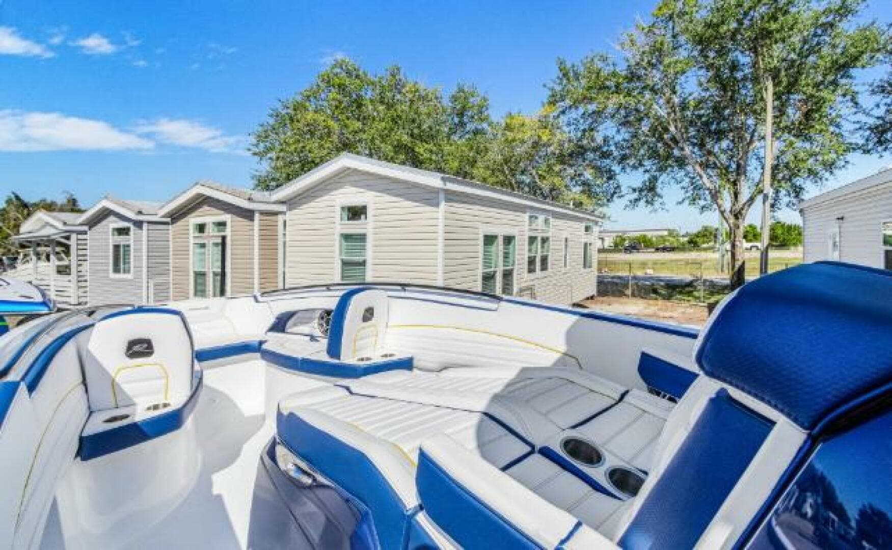 2026 Renegade 38 Gts — photo 6