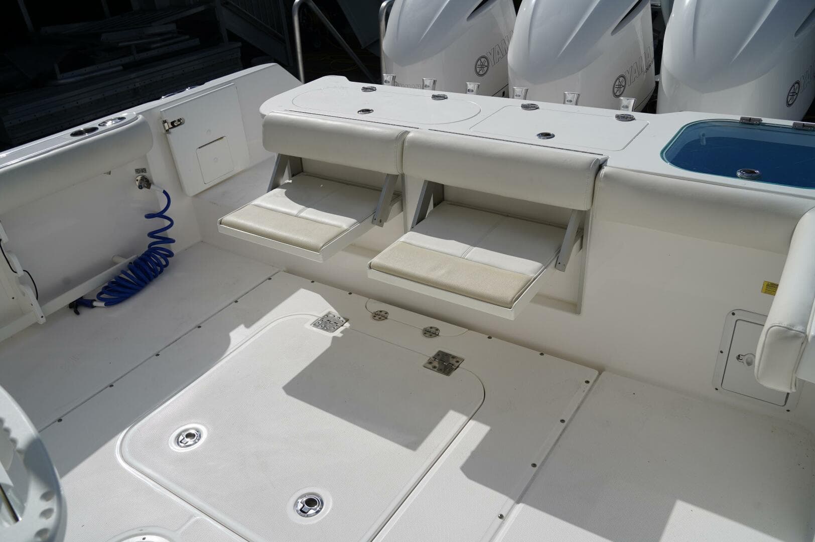 2017 Everglades 355 Ccx — photo 8