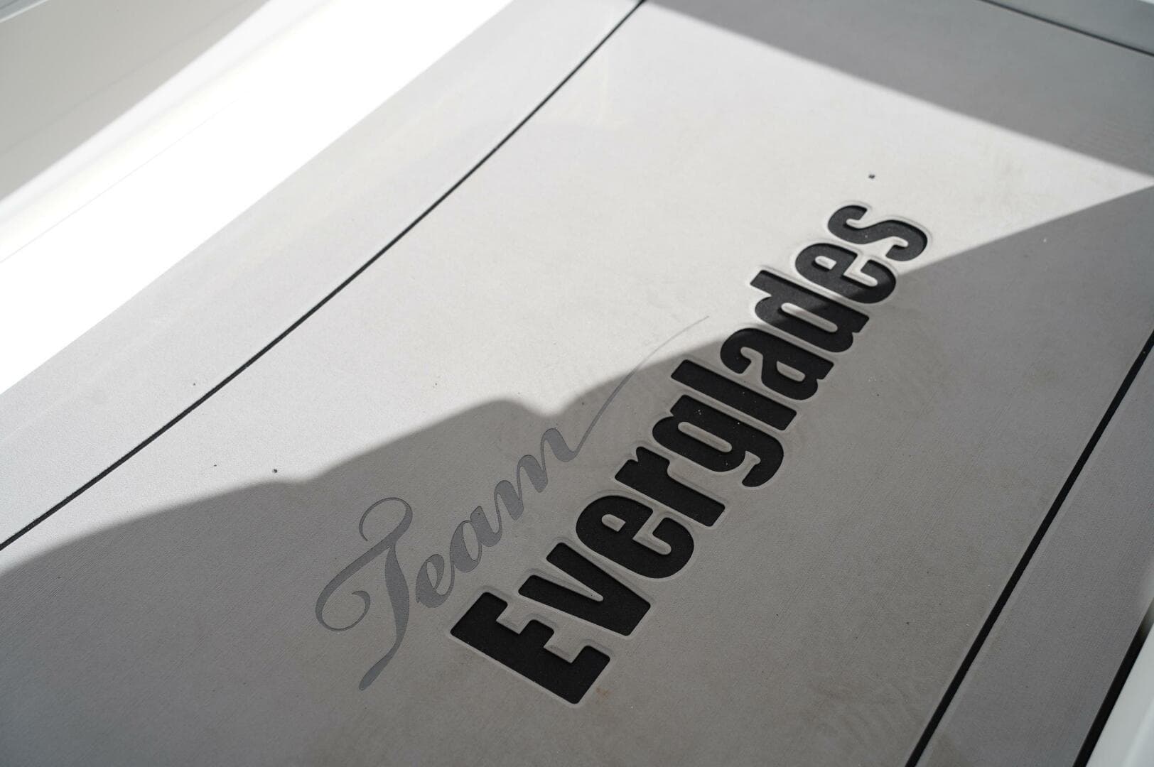 2017 Everglades 355 Ccx — photo 26