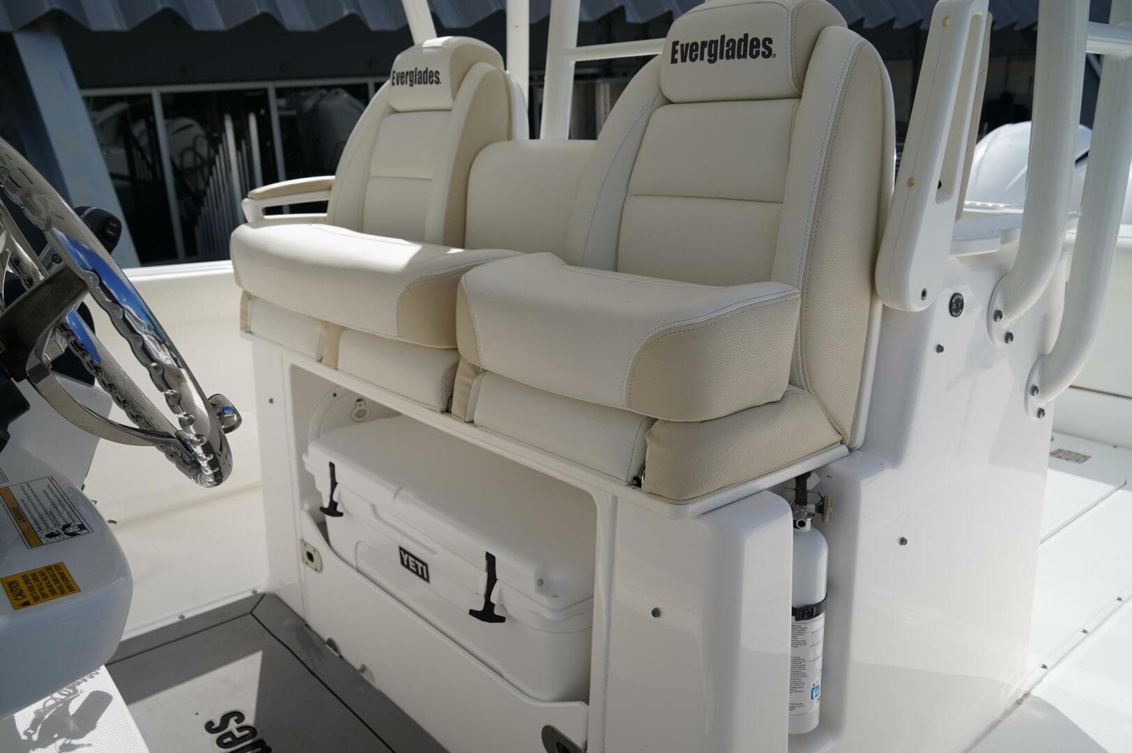 2017 Everglades 355 Ccx — photo 15