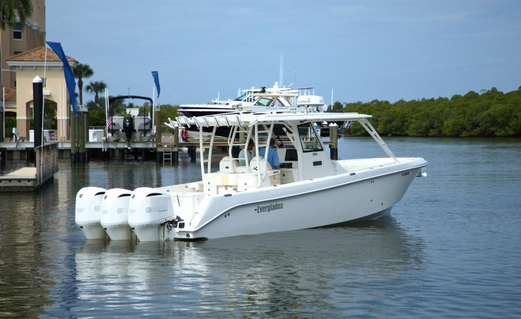 2017 Everglades 355 Ccx — photo 2