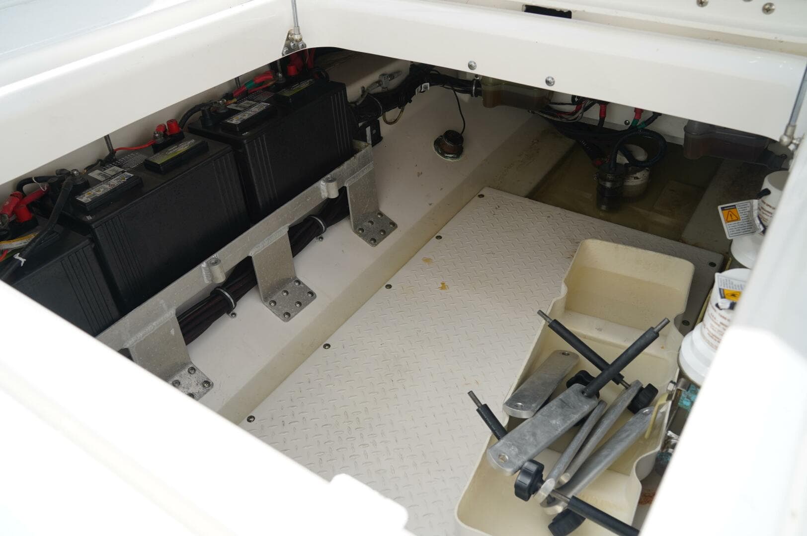 2017 Everglades 355 Ccx — photo 9