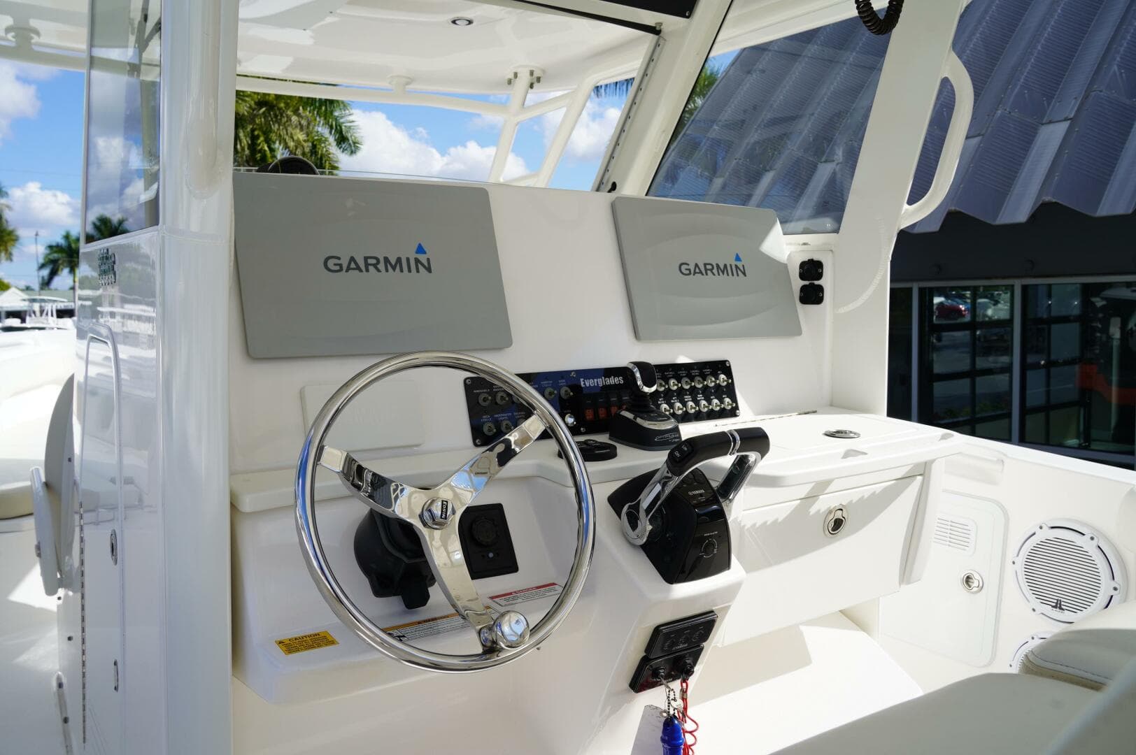 2017 Everglades 355 Ccx — photo 14