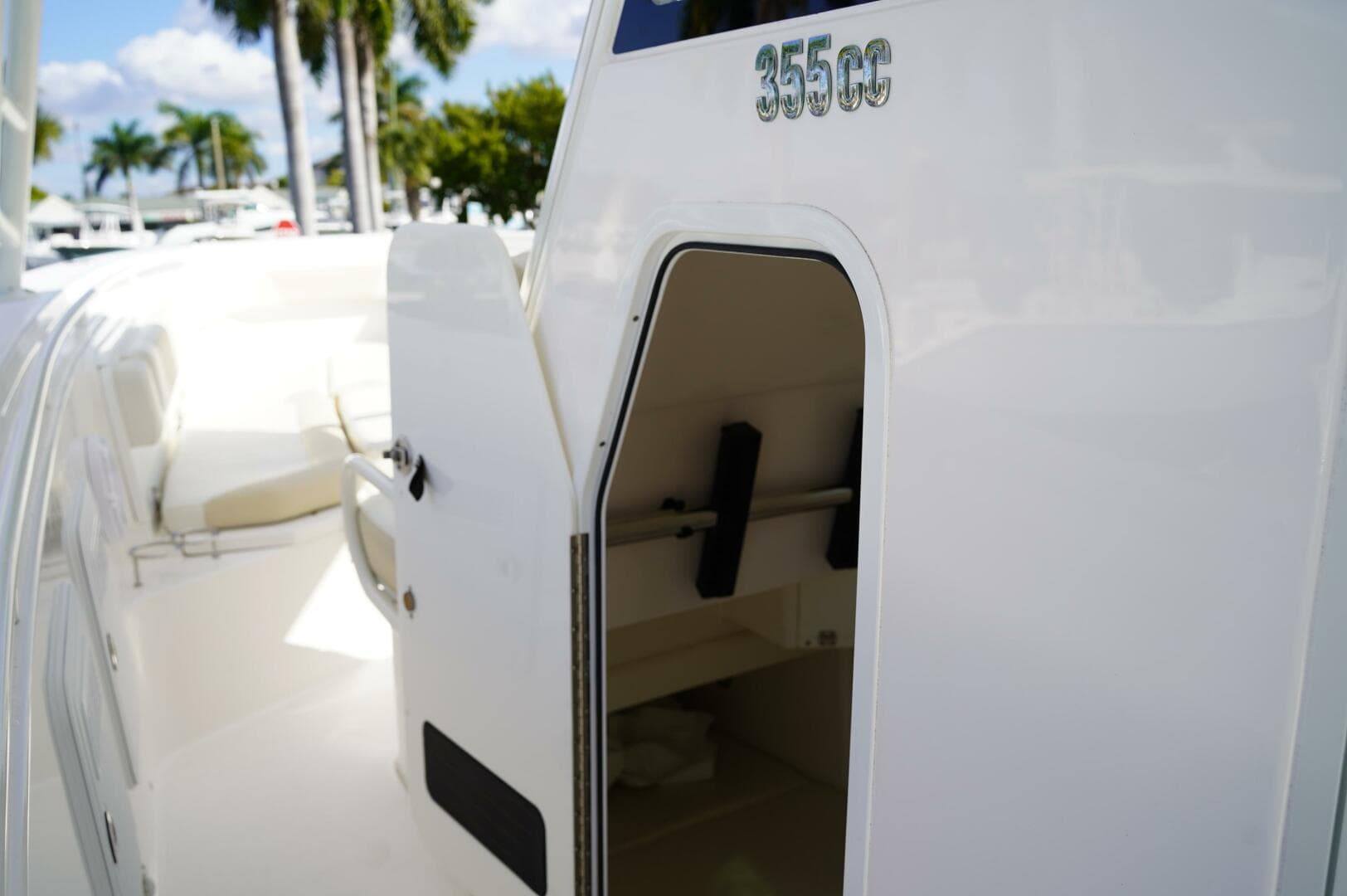 2017 Everglades 355 Ccx — photo 24