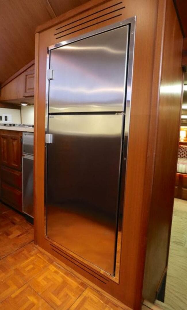 1987 Viking 48 — photo 46