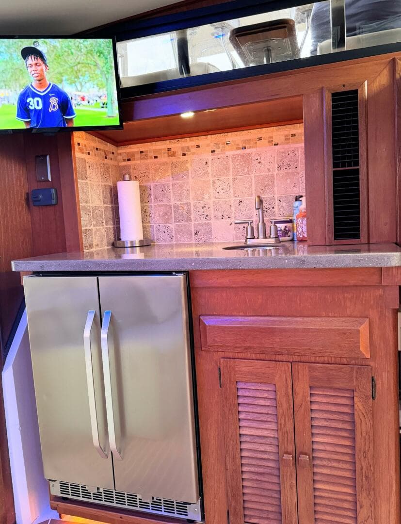 1987 Viking 48 — photo 32