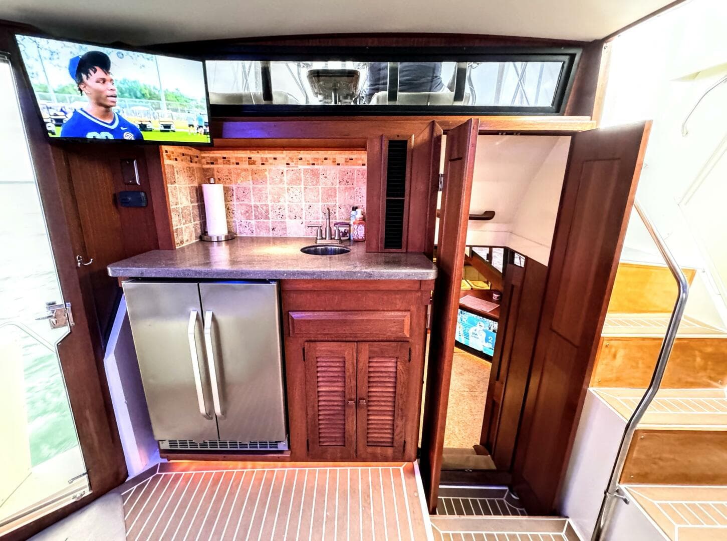 1987 Viking 48 — photo 31