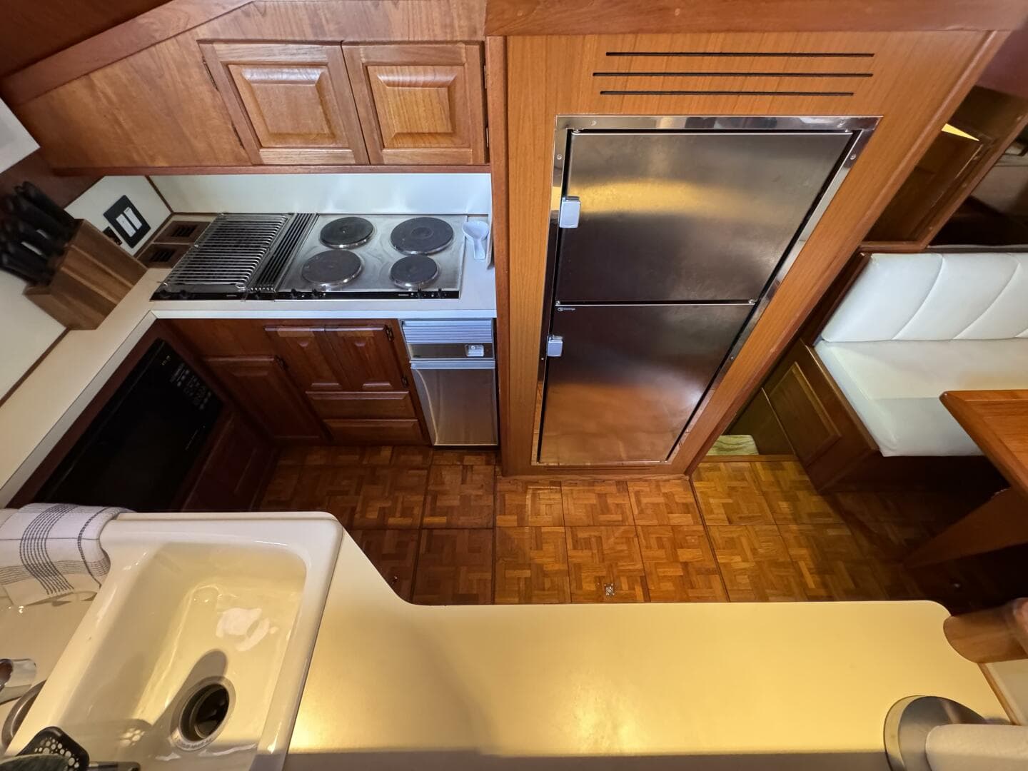 1987 Viking 48 — photo 42