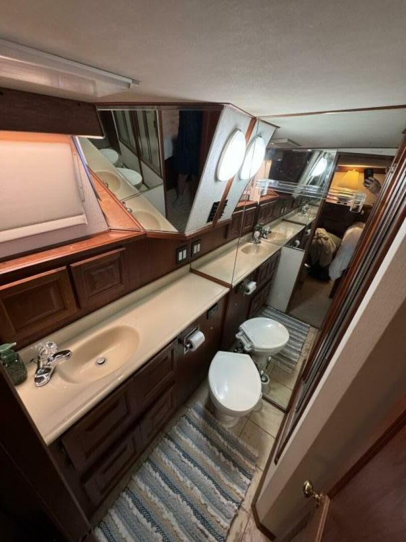 1987 Viking 48 — photo 56