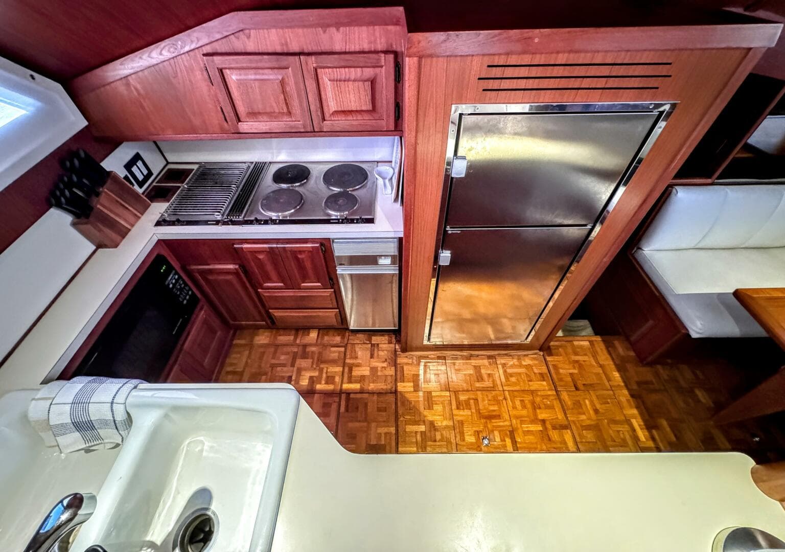 1987 Viking 48 — photo 43