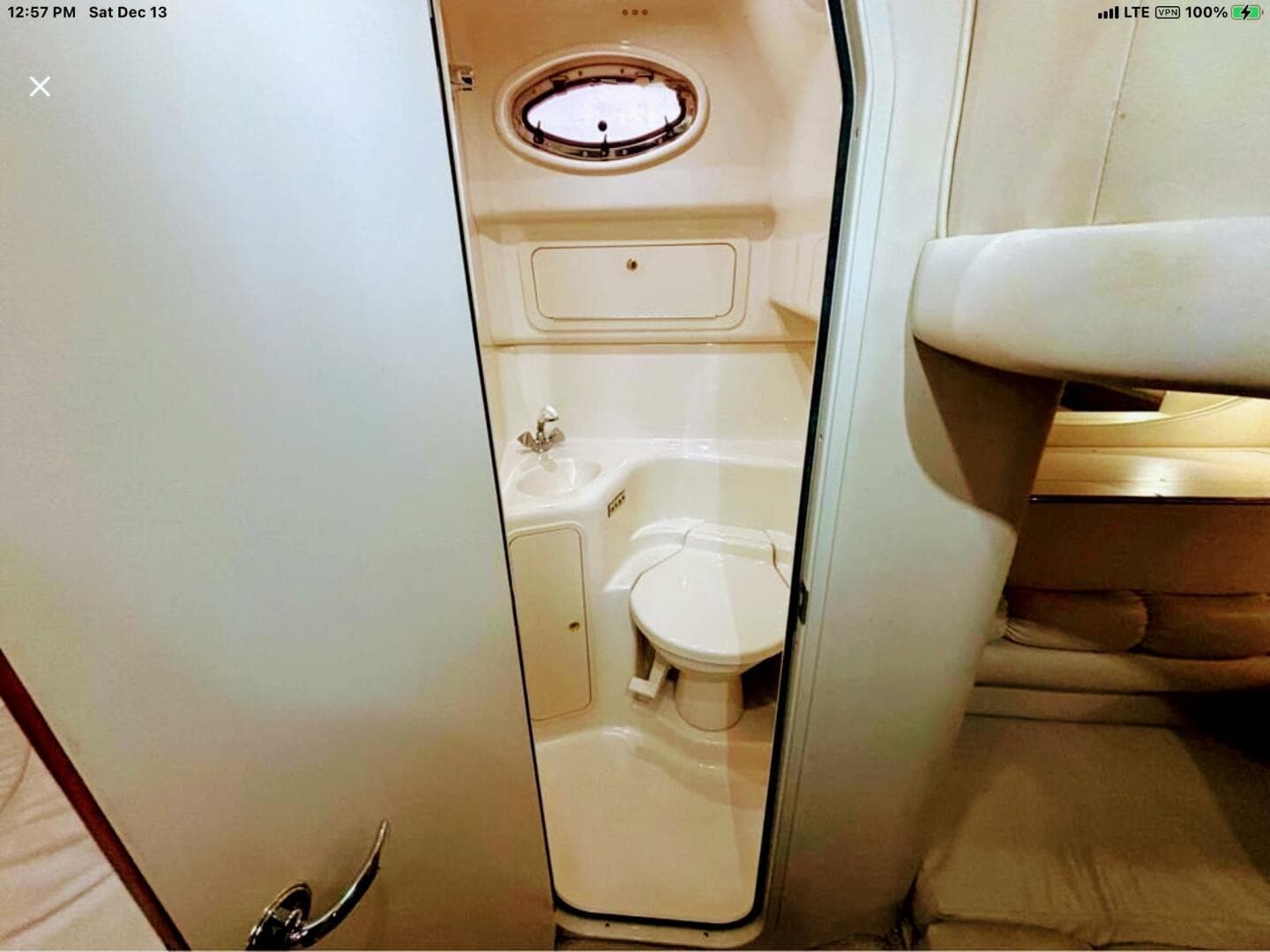 1998 Sea Ray 400 Sundancer — photo 21