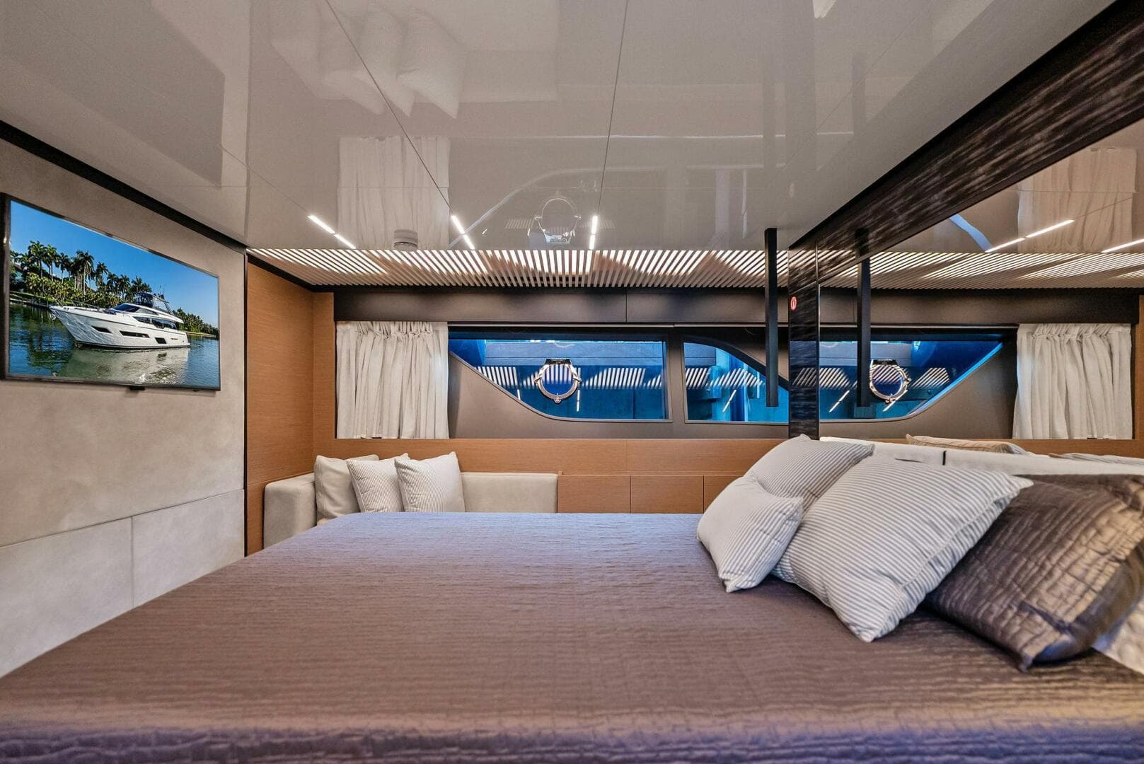 2019 Ferretti Yachts 780 — photo 37