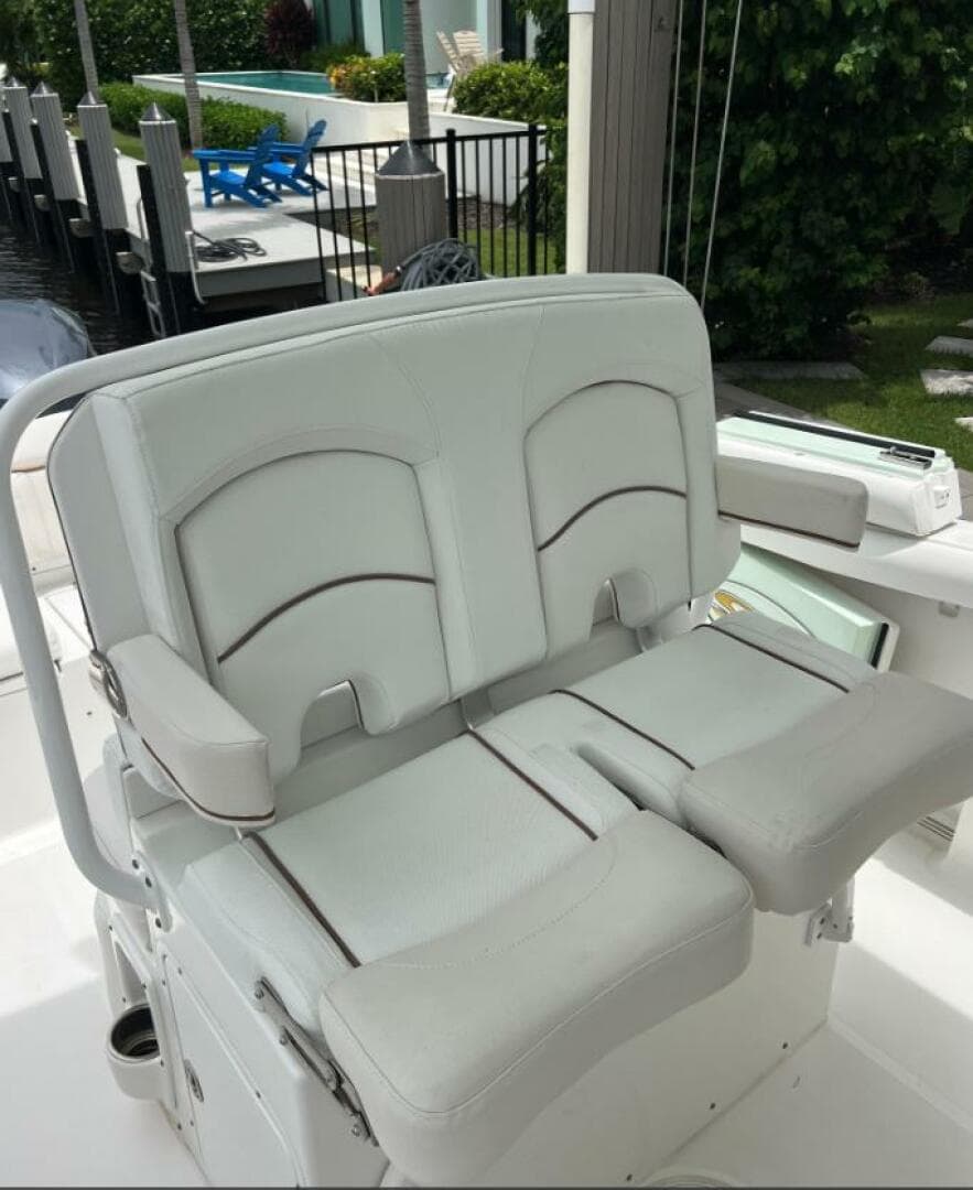 2018 Sea Hunt 255 Ultra SE — photo 10