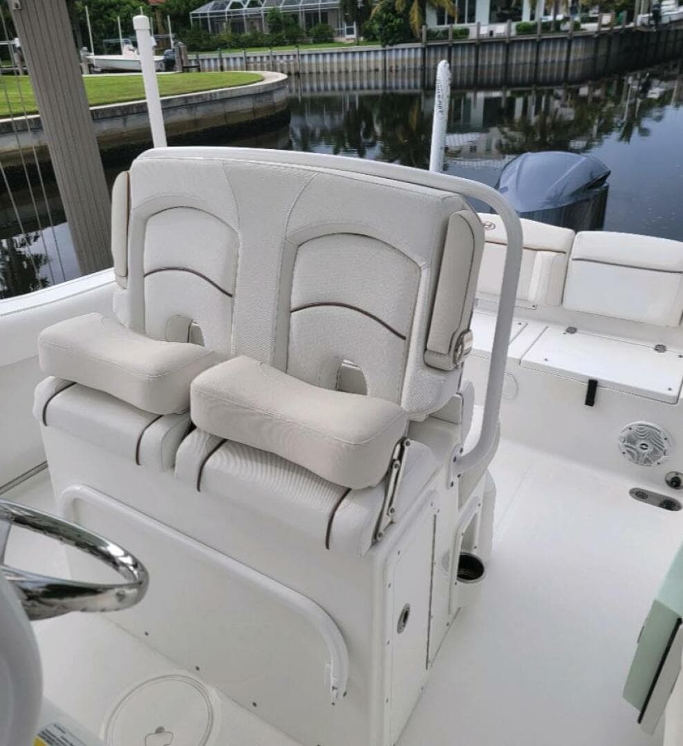 2018 Sea Hunt 255 Ultra SE — photo 18