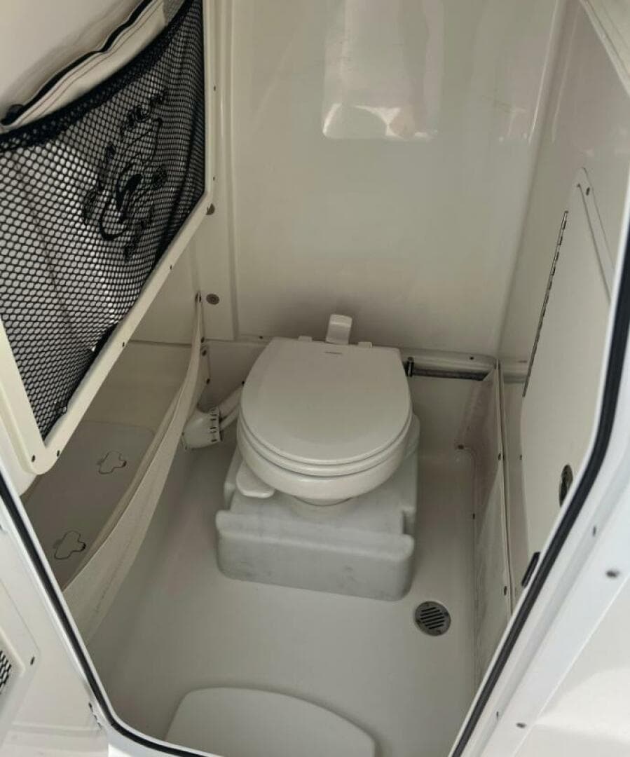 2018 Sea Hunt 255 Ultra SE — photo 16