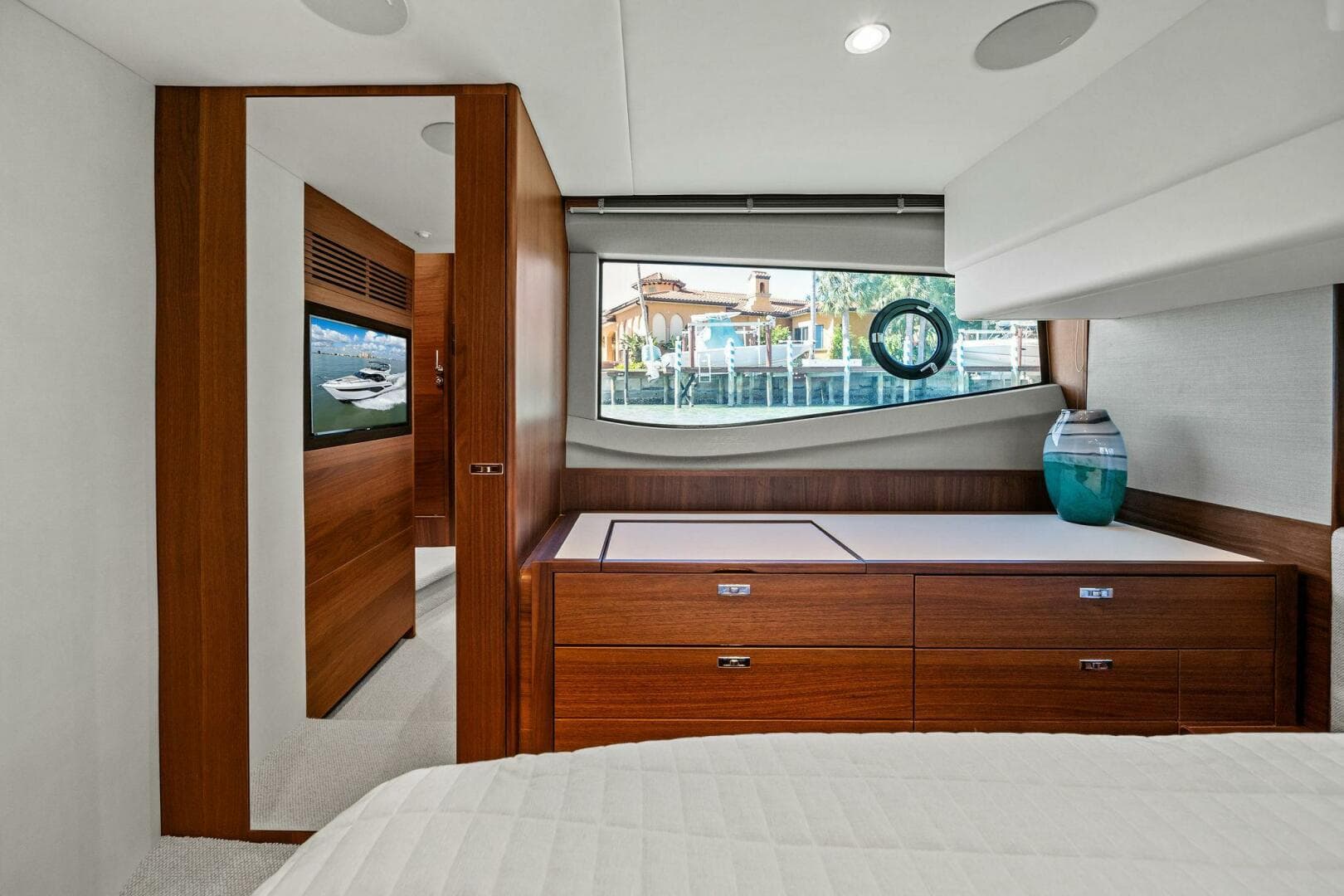 2023 Princess F50 — photo 30