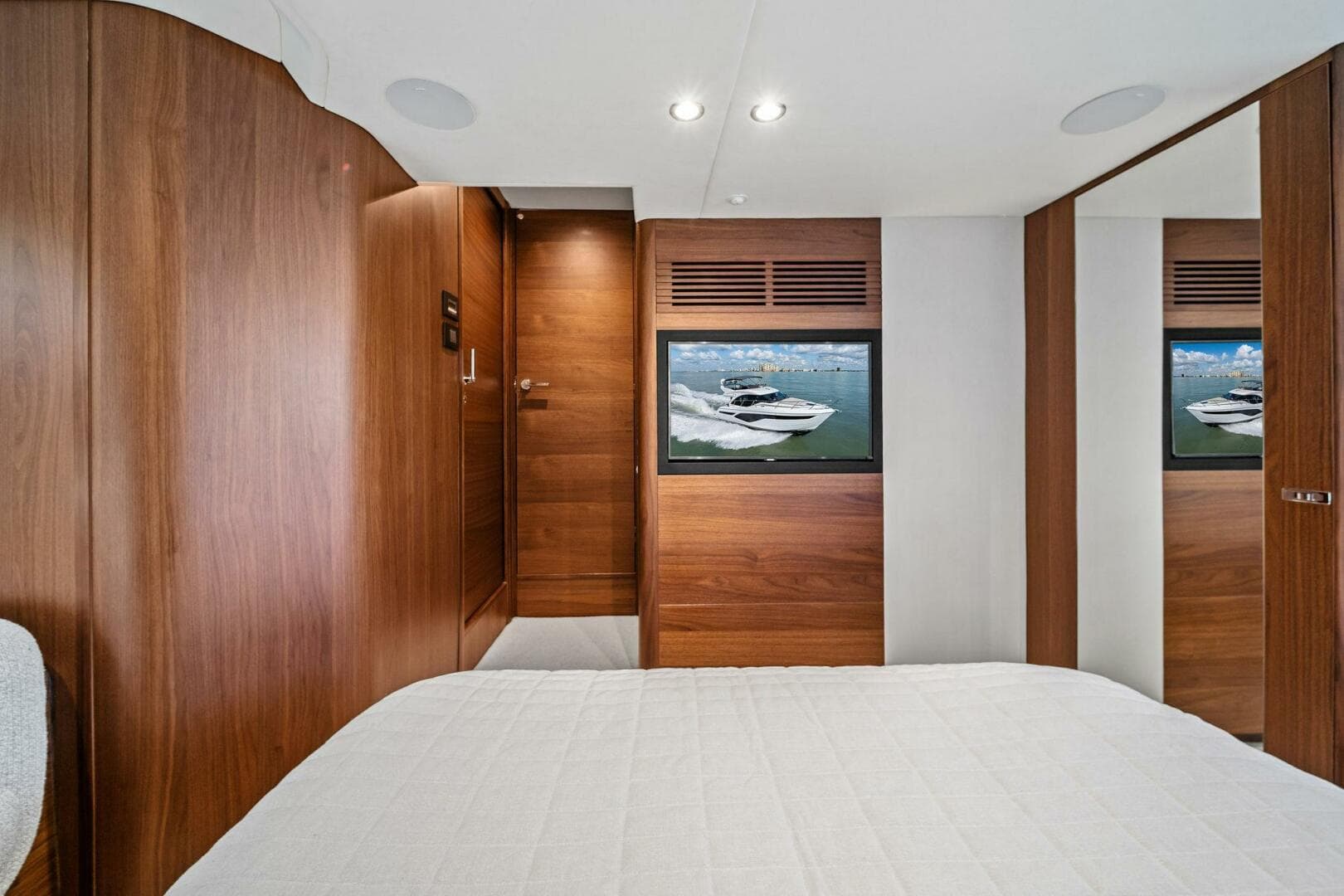 2023 Princess F50 — photo 33