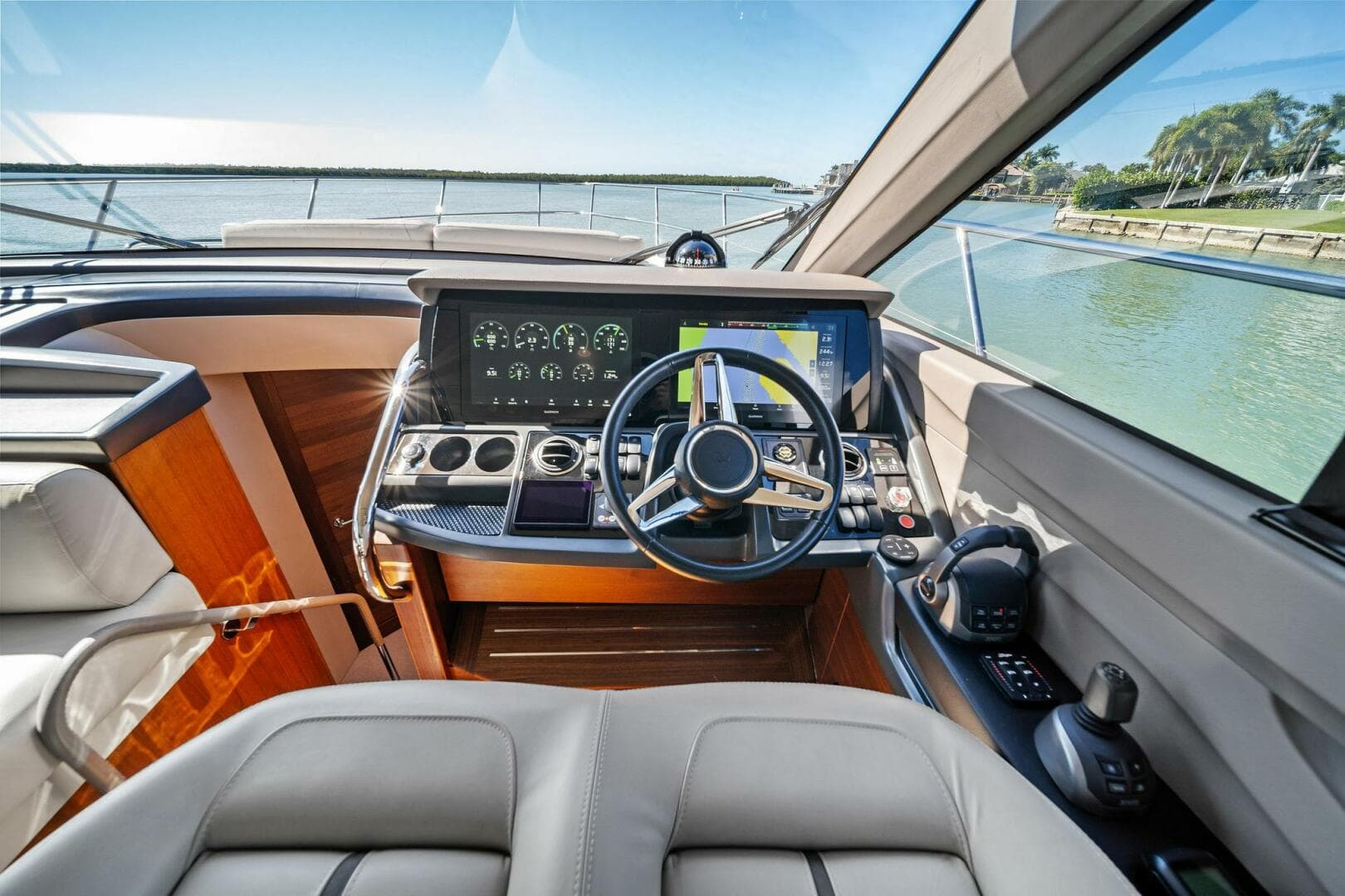 2023 Princess F50 — photo 2