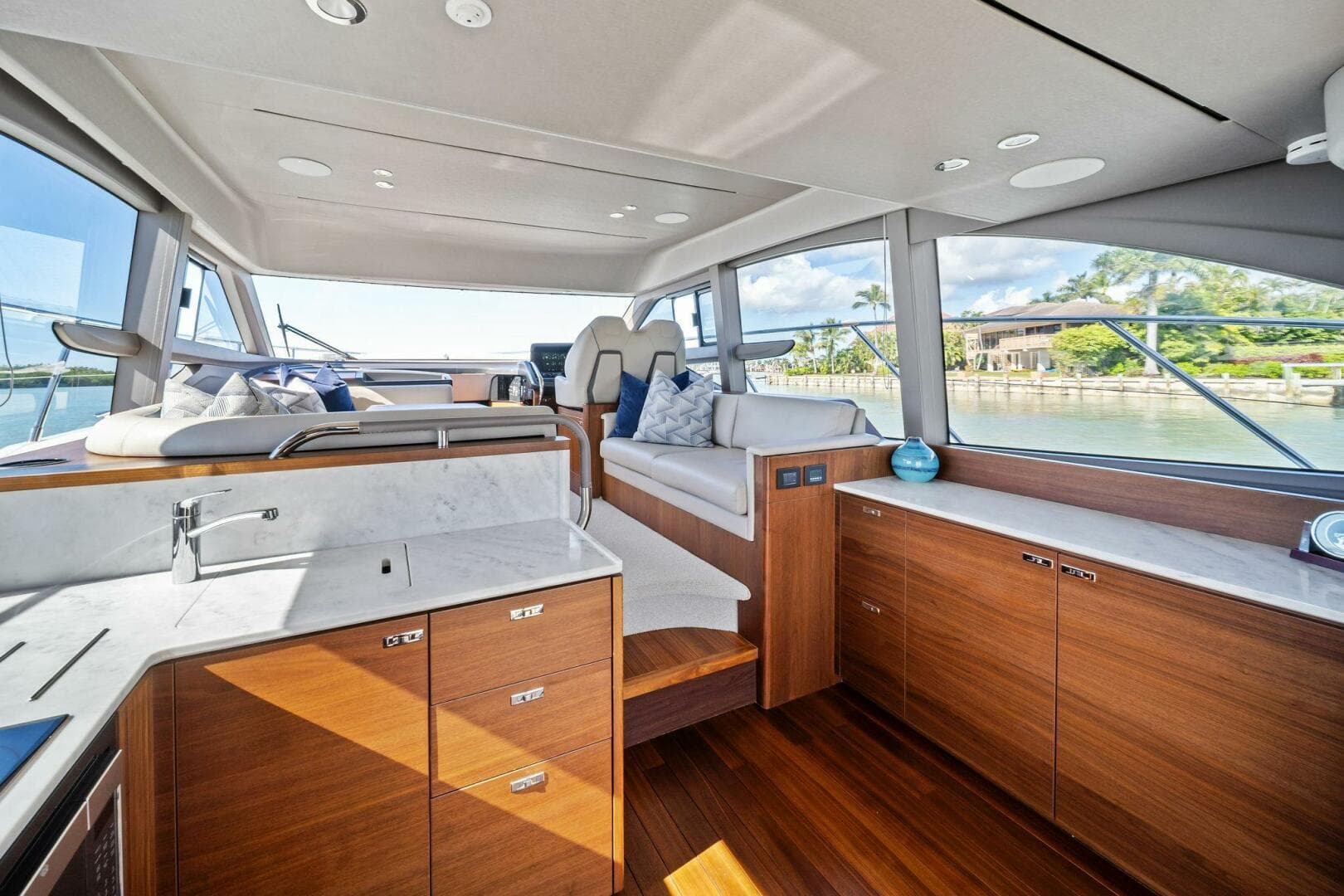 2023 Princess F50 — photo 26