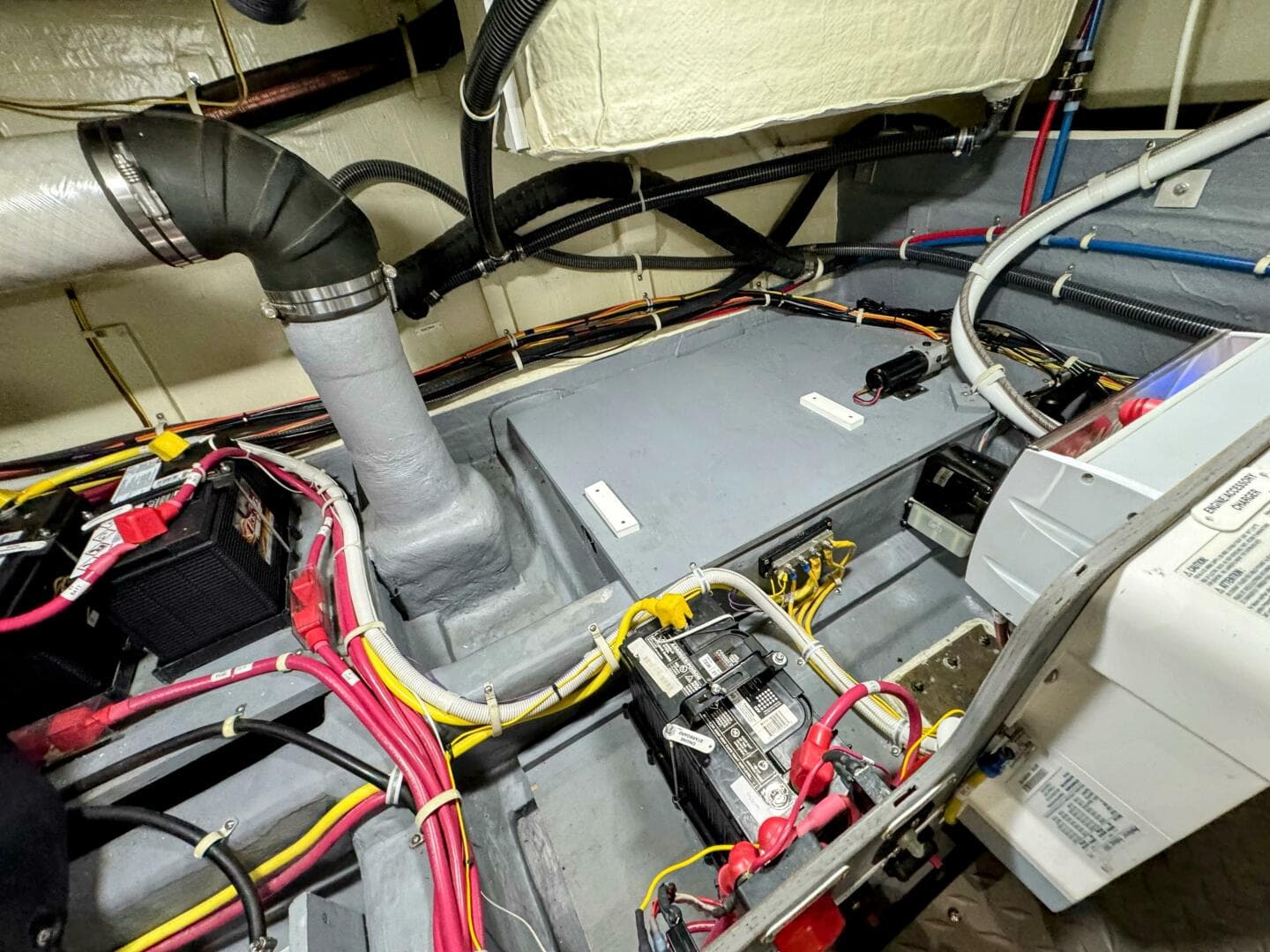 2017 Carver C37 — photo 85