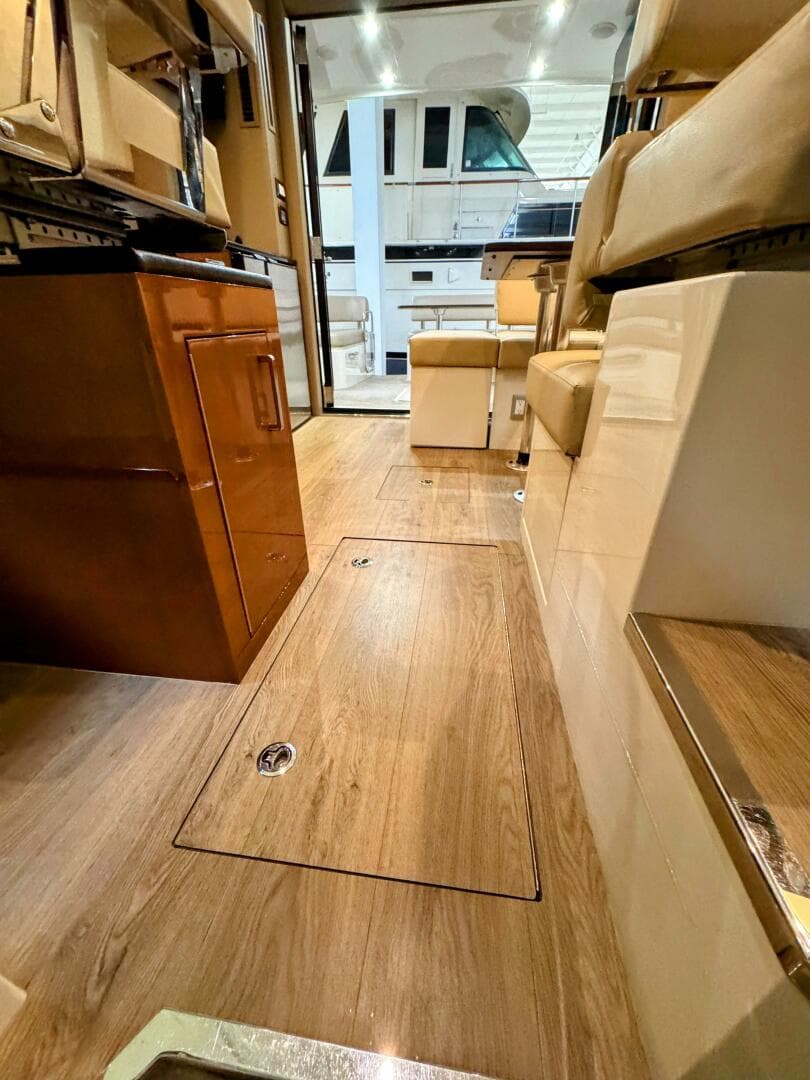 2017 Carver C37 — photo 49