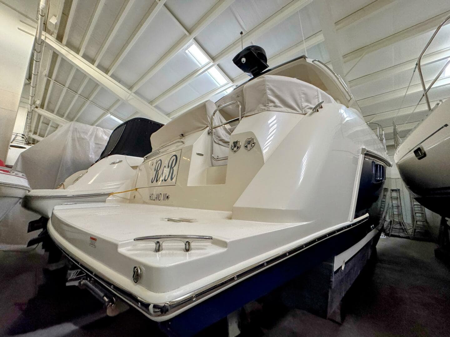 2017 Carver C37 — photo 15